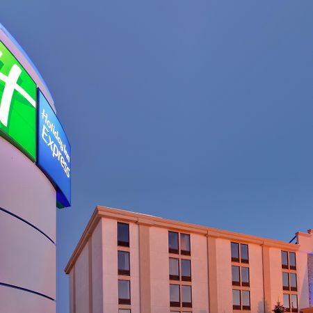 Holiday Inn Express Flint-Campus Area By Ihg Kültér fotó