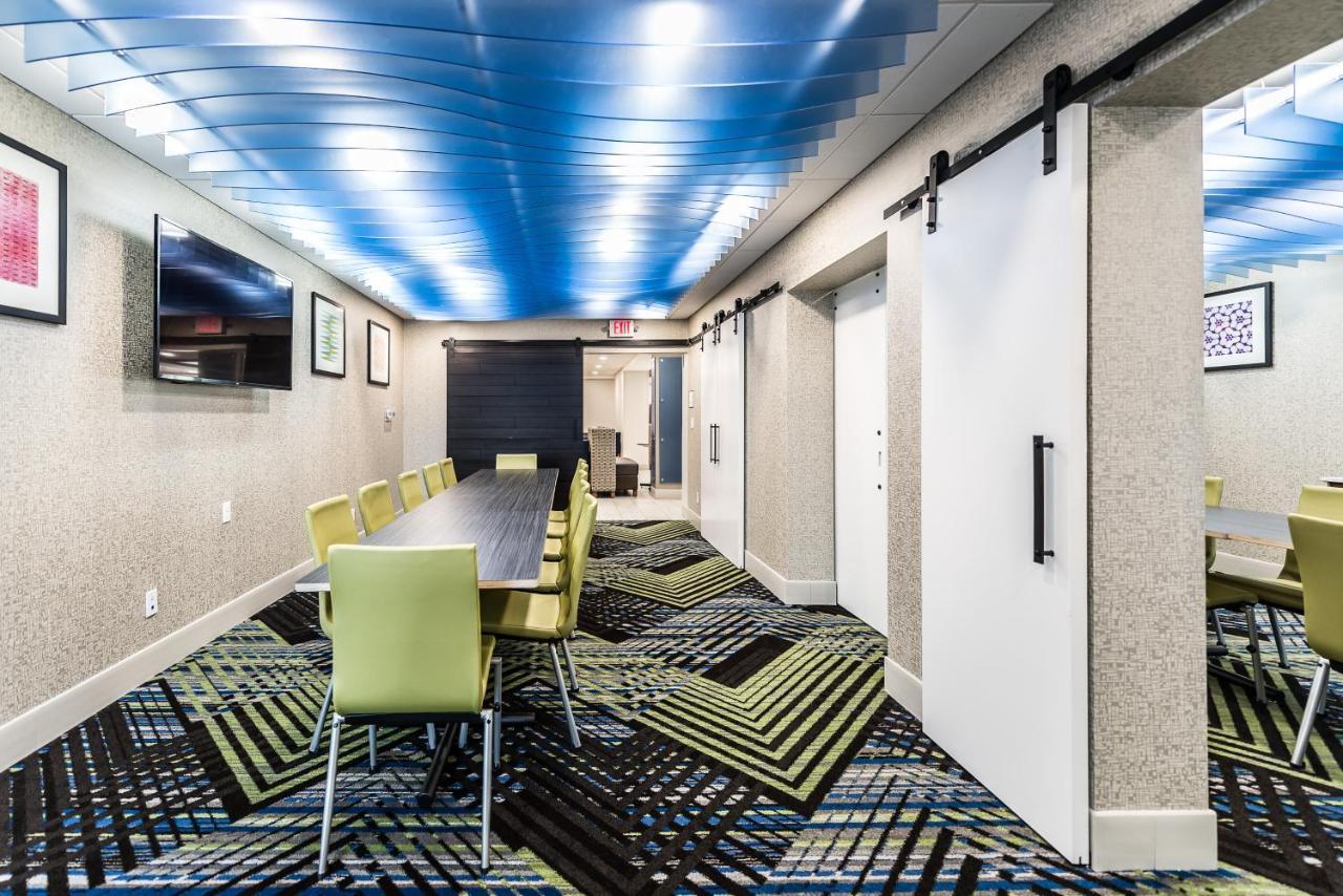 Holiday Inn Express Flint-Campus Area By Ihg Kültér fotó