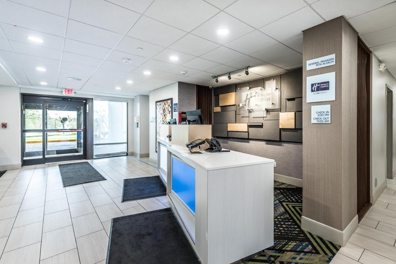 Holiday Inn Express Flint-Campus Area By Ihg Kültér fotó