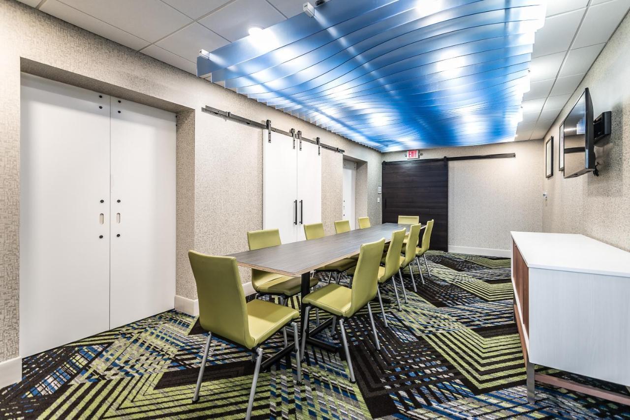 Holiday Inn Express Flint-Campus Area By Ihg Kültér fotó
