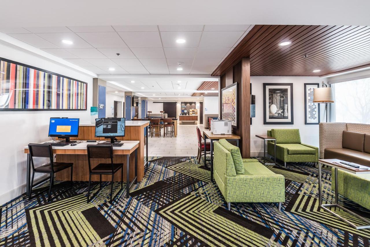 Holiday Inn Express Flint-Campus Area By Ihg Kültér fotó