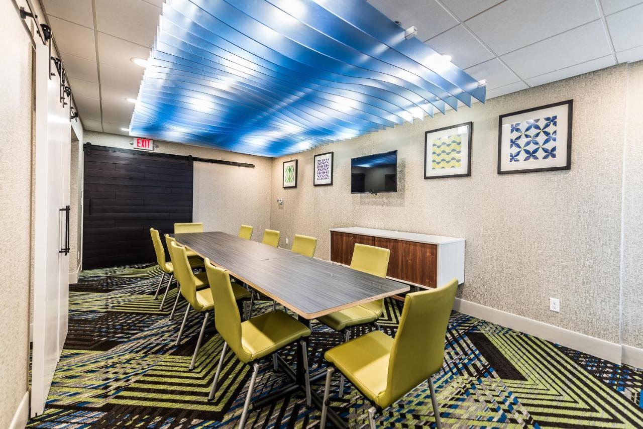Holiday Inn Express Flint-Campus Area By Ihg Kültér fotó