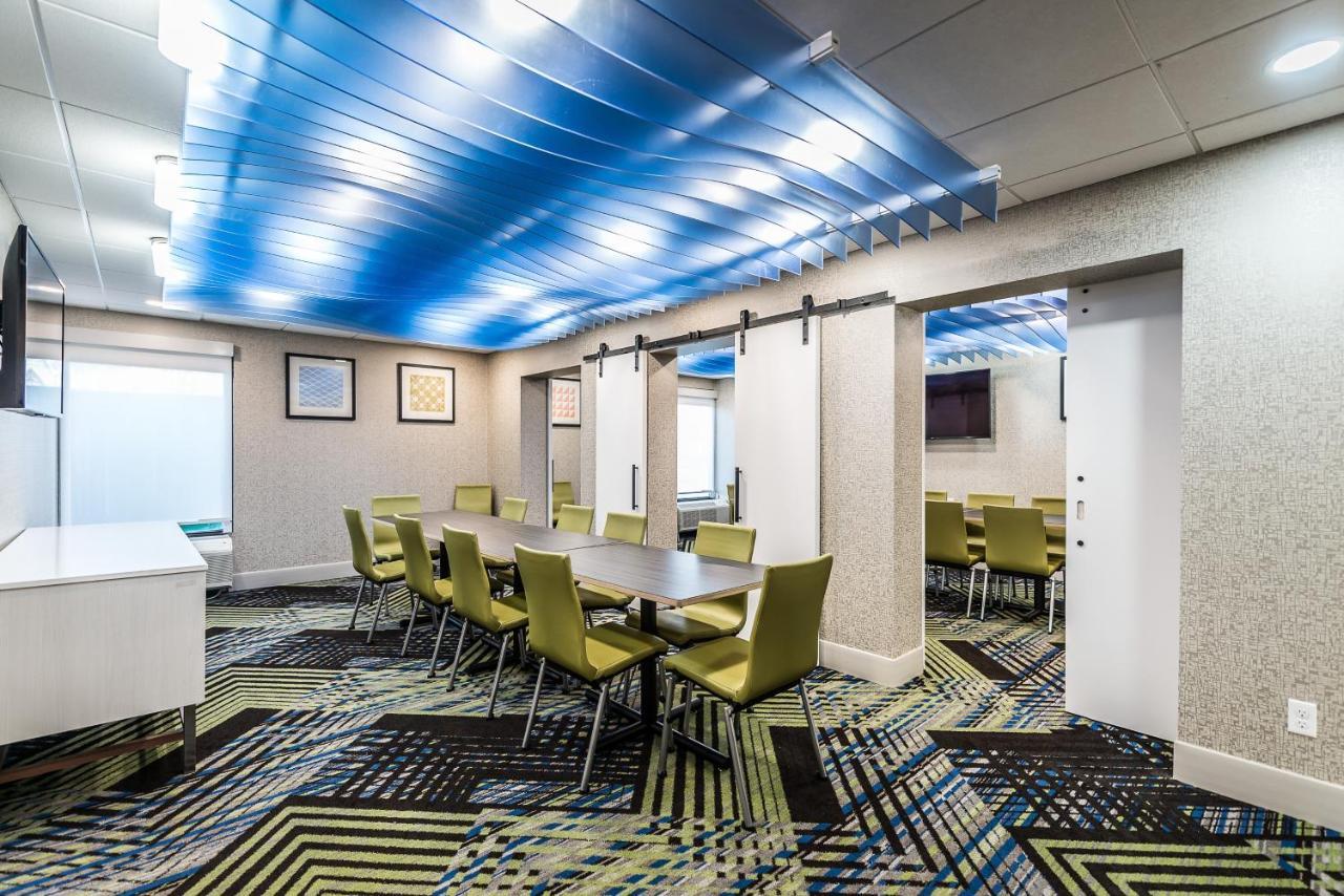 Holiday Inn Express Flint-Campus Area By Ihg Kültér fotó