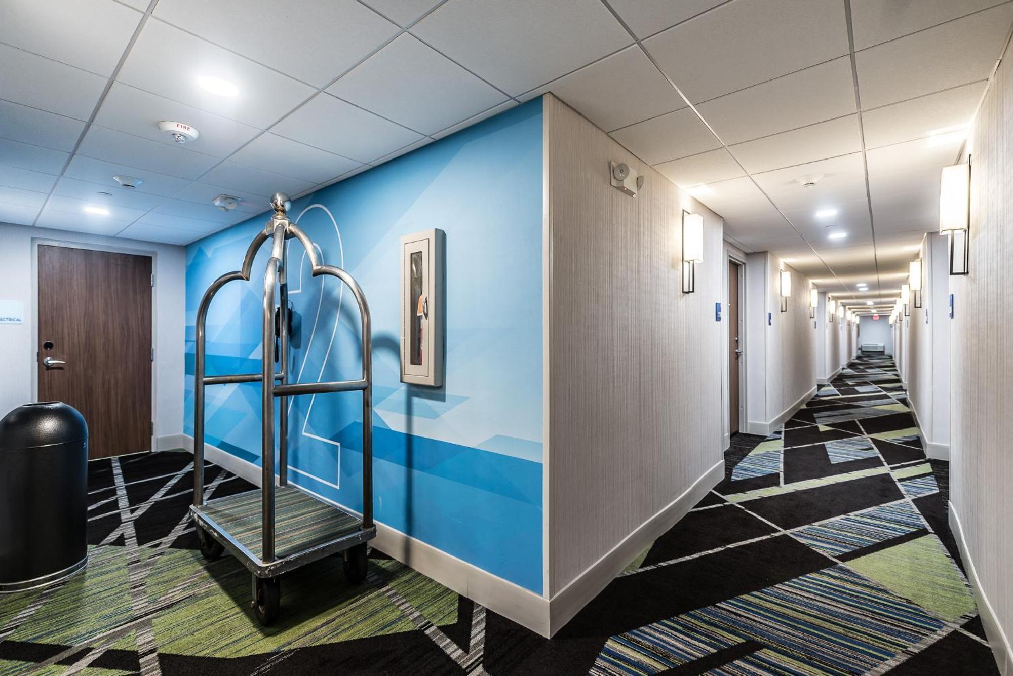 Holiday Inn Express Flint-Campus Area By Ihg Kültér fotó